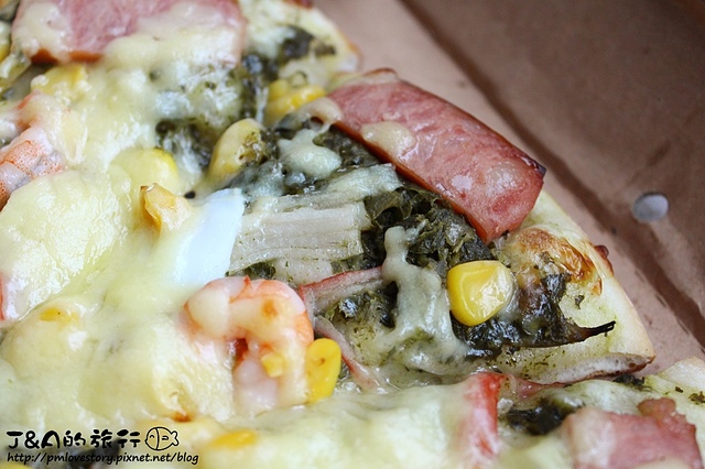 【基隆】披薩客 Pizza Ker–新奇蒲燒鰻魚披薩，還有起司搭上香氣十足青醬海鮮!