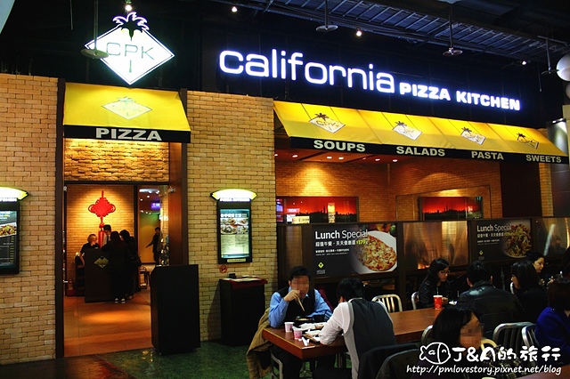 【捷運市政府】加州創意廚房 California Pizza Kitchen–窯烤豬肉脆餅、薄脆披薩好涮嘴!