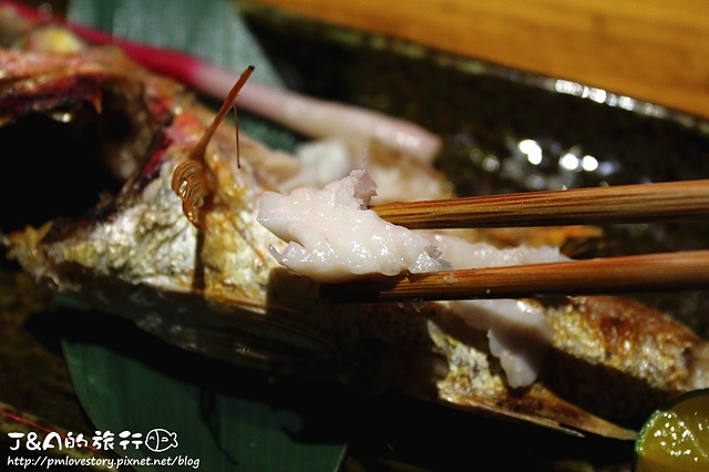 【捷運忠孝復興】微風建一食堂–令人意猶未盡的新鮮生魚片，有無菜單料理、單點式日式料裡可以選擇唷!