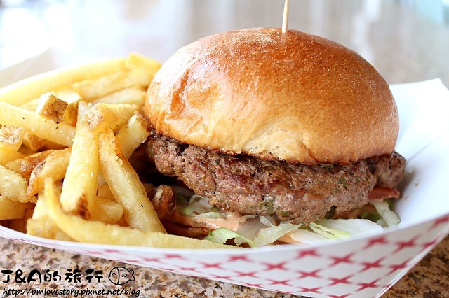 【美國西岸♥洛杉磯】Juicy Burger–肉比麵包還大、牛肉可以選擇熟度唷!好萊塢Hollywood美式速食餐廳~