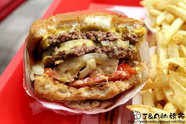 【美國西岸♥Torrance】In-N-Out Burger–雙層起司牛肉好過癮!搭配生菜洋蔥好爽口呢~