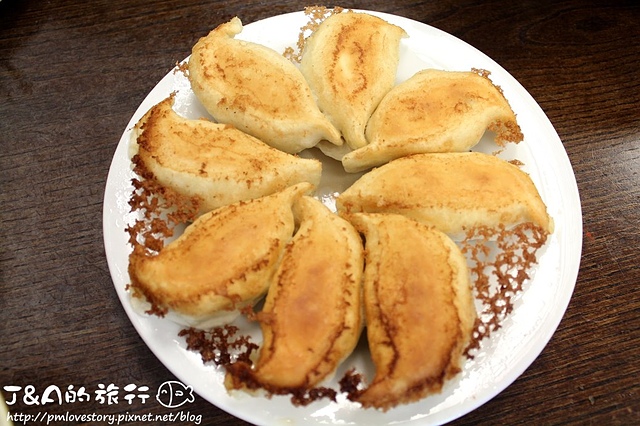 【美國西岸♥Monterey Park】青島麵館 Qing Dao Bread Food–手工青島爐包，猜看看是水煎包還是煎餃呢?