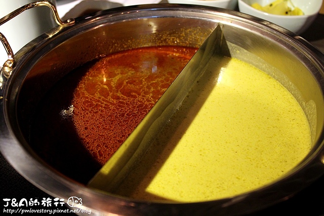 【捷運南京東路】藍象廷泰鍋–泰式火鍋吃到飽，綠咖哩湯頭好濃郁，還可以用100元加購泰式料理!