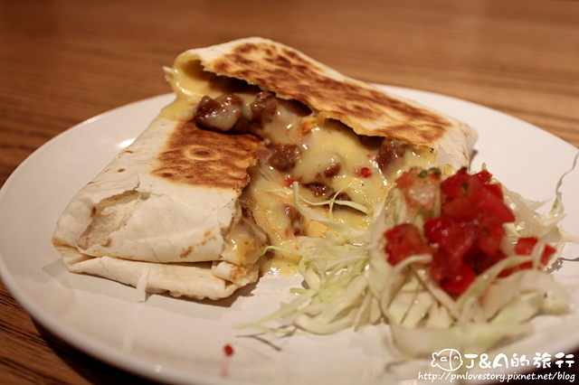 Libre Burrito 墨西哥料理–爆漿起司薄餅，餅皮酥脆、起司好多!!!!