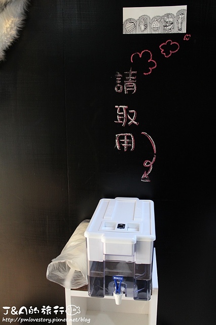【捷運劍潭】Cool N2 分子虎分子雪糕專賣店–濃妝威士忌香氣十足!!!煙霧瀰漫的製冰過程~