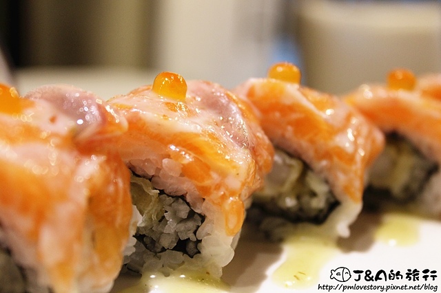 【捷運南京東路】IRO 新日式料理–生魚棺材板、創意壽司塔，給你不一樣的日本料理體驗!