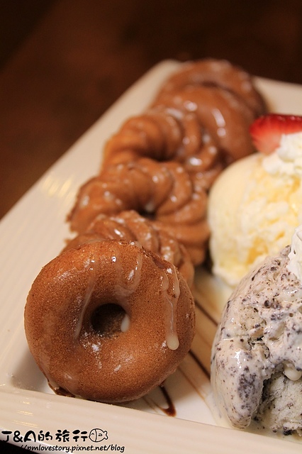 【捷運後山埤】T&T Cafe–超可愛的Q軟小甜甜圈!就是要甜蜜在一起~南港後山埤溫馨咖啡館!