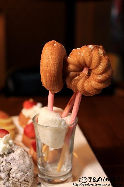【捷運後山埤】T&T Cafe–超可愛的Q軟小甜甜圈!就是要甜蜜在一起~南港後山埤溫馨咖啡館!
