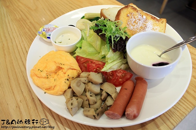 【捷運中山】佐曼咖啡館–推薦法式歐蕾吐司、海洋挪威燻鮭魚早午餐~