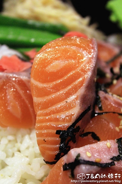 【捷運古亭】百八魚場–平價鮭魚丼有七大塊鮭魚、味噌湯&白飯無限供應!