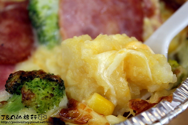 【捷運松山車站】焗烤薯薯–牽絲焗烤雙薯,馬鈴薯與地瓜結合，綿密又好吃!饒河夜市美食