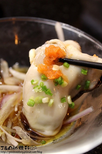 【捷運芝山】豚馬日本料理–海膽丼多層次的味道與口感還蠻不錯呢。 捷運芝山美食、無菜單日本料理
