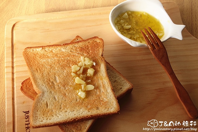 【食譜】蒜頭橄欖油–沾麵包、做燉飯、炒菜都很適合搭配唷! 梅爾雷赫冷壓初榨橄欖油