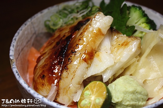 魚舞日本料理(魚舞日式料理)–客製化兄弟丼只要249!比目魚入口即化好好吃~