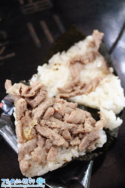 【捷運古亭】幸福日式飯糰–肉滿滿的日式飯糰只要25~35元,平價小吃推薦。幸福日式飯團