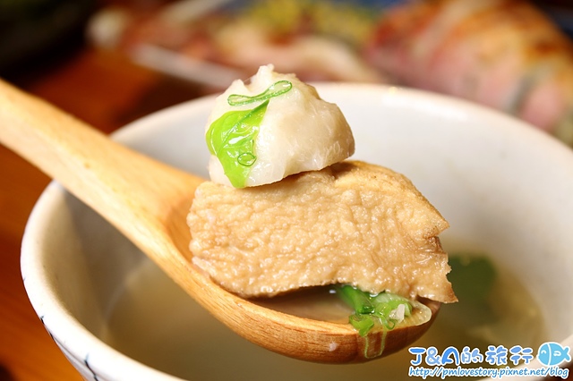 【捷運忠孝復興/捷運南京復興】微風建一食堂–生魚片拼盤讓你一次嚐到11種美味，精緻無菜單日式料理推薦。