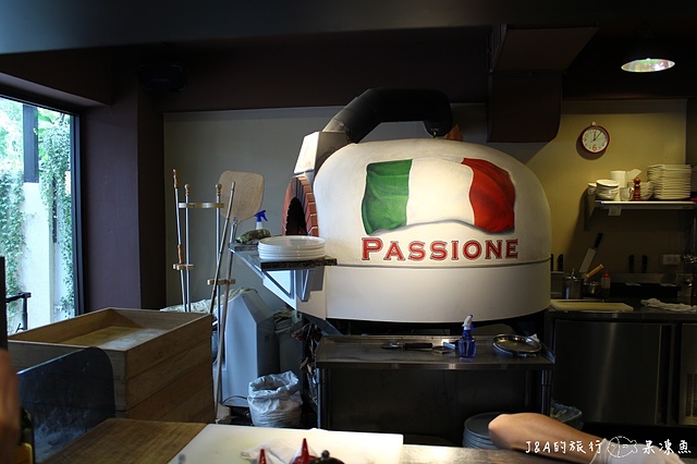 【捷運忠孝敦化】帕希諾窯烤拿坡里披薩專門店 Passione–在東區品嚐軟Q口感的正宗拿坡里坡薩