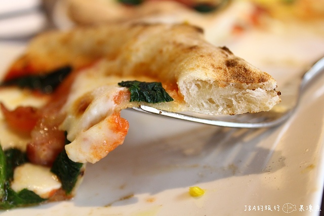 【捷運忠孝敦化】帕希諾窯烤拿坡里披薩專門店 Passione–在東區品嚐軟Q口感的正宗拿坡里坡薩