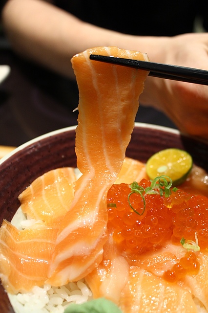 【捷運南京東路】一花亭 日本料理–香酥雞翅包著滿滿明太子