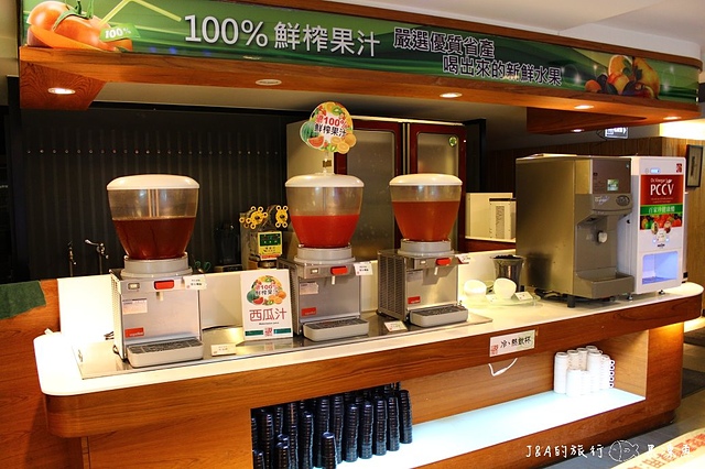 【捷運南京東路】精彩火鍋–提供新鮮果汁的火鍋吃到飽~適合聚餐的餐廳!