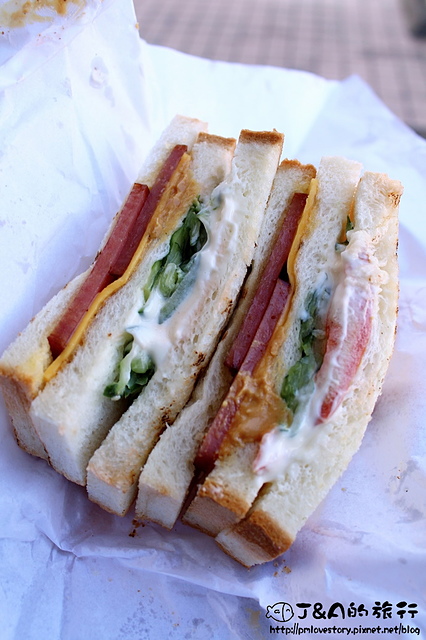 【基隆廟口】碳烤三明治–看黃色小鴨也要吃美食!