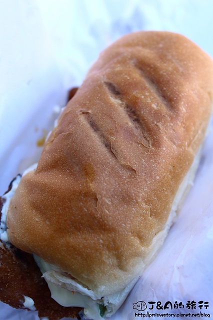 【基隆廟口】碳烤三明治–看黃色小鴨也要吃美食!